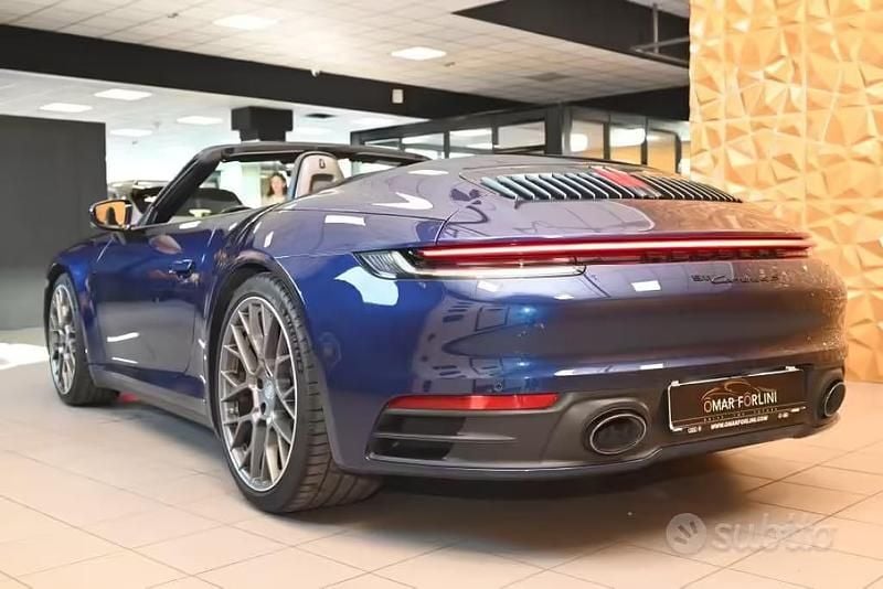 Usata Porsche 911 Carrera 4S Cabriolet Chrono 450 CV (330 kW) 2021 Blue genziana met/full pelle Cabrio