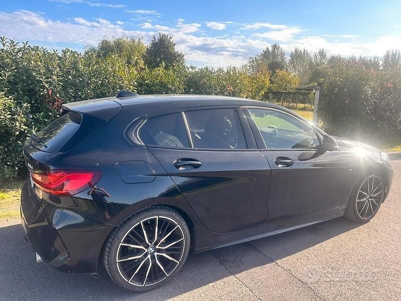 Usata BMW 118 150 CV (110 kW) 2021 Nero Utilitaria