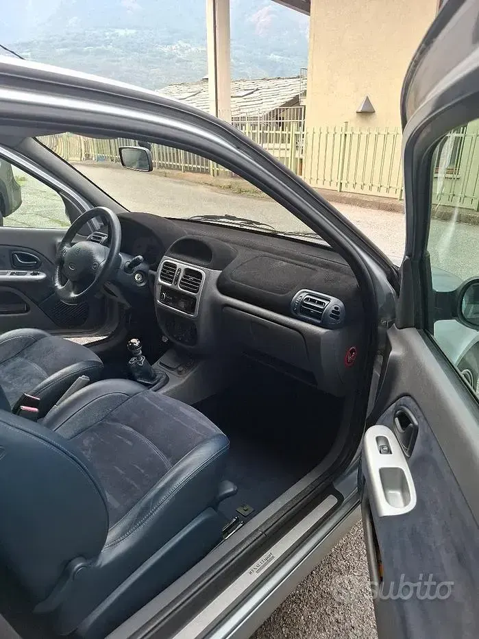Usata Renault Clio R.S. 169 CV (124 kW) 2001 Berlina