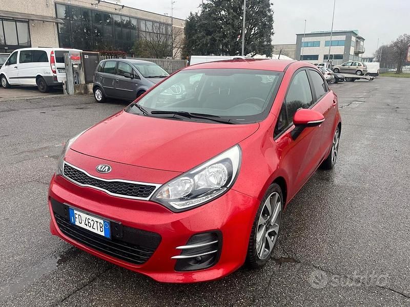 Usata Kia Rio 82 CV (60 kW) 2016 Rosso Utilitaria