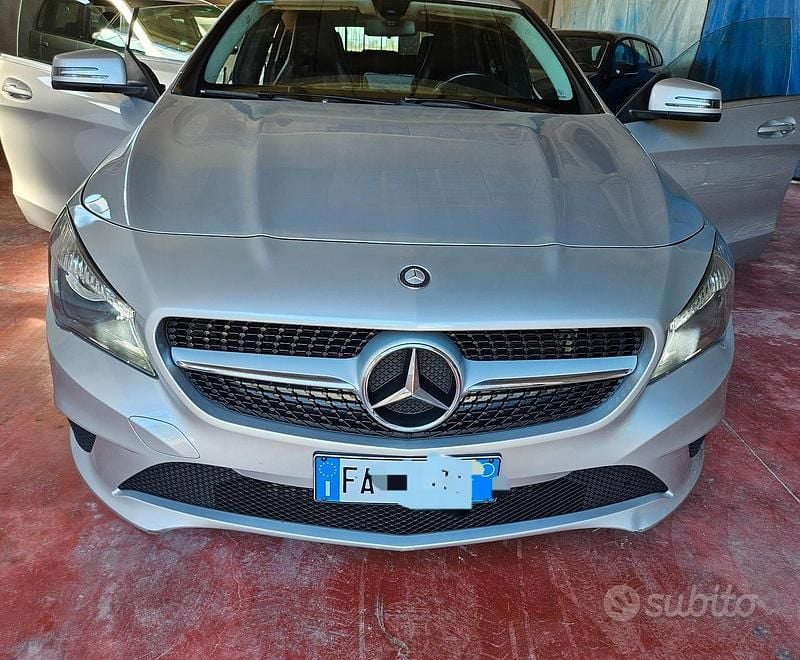 Usata Mercedes CLA200 136 CV (100 kW) 2015 Grigio Station wagon