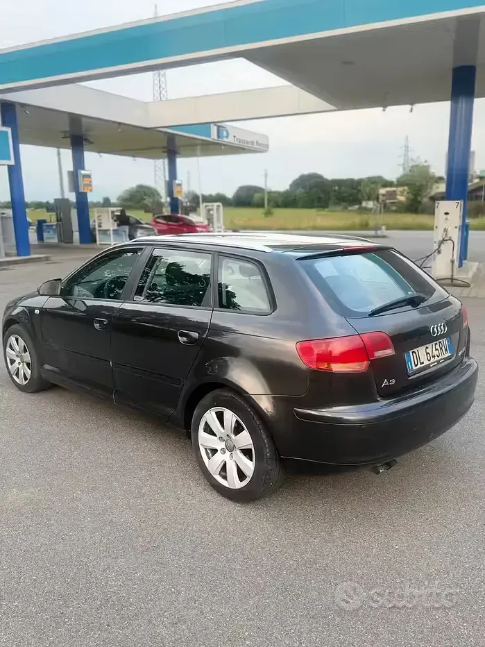 Usado Audi A3 Ambiente 140 CV (102 kW) 2008 Marrón Utilitario