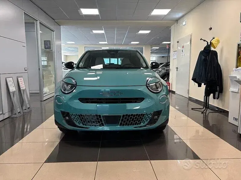 Nuova Fiat 600 110 CV (80 kW) 2026 Bluazzurro SUV