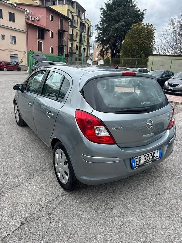 Usata Opel Corsa 85 CV (62 kW) 2013 Grigio Utilitaria