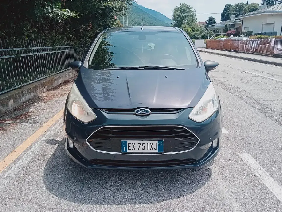 Usata Ford B-MAX Titanium 75 CV (55 kW) 2014 Grigio Monovolume
