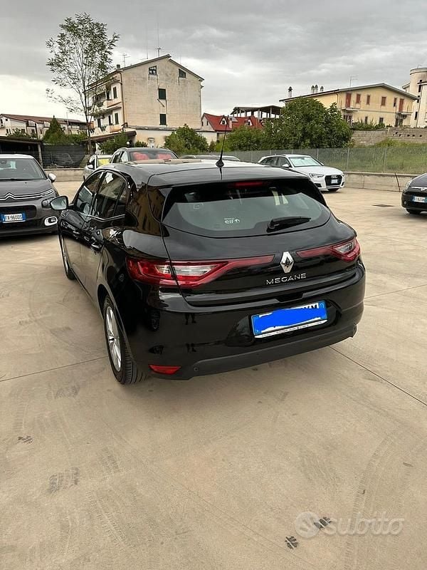 Nero Usata 2018 Renault Mégane IV Utilitaria | 9900 € (Ottimo prezzo) - Immagine 1/4