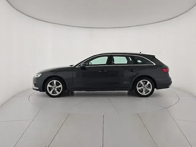 Usata Audi A4 Advanced Plus 163 CV (119 kW) 2024 Grigio manhattan metallizzato Station wagon