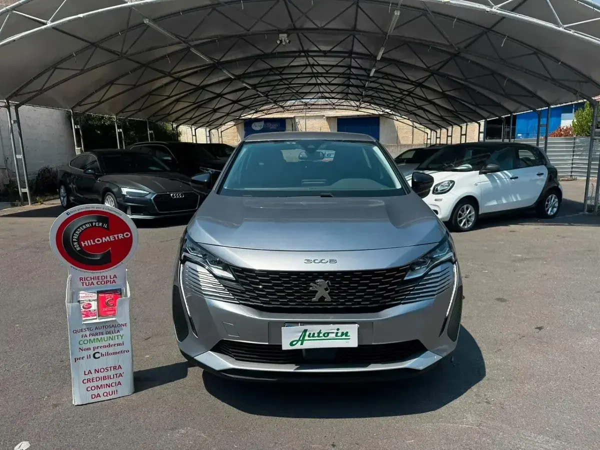 Usata Peugeot 3008 Active 131 CV (96 kW) 2022 Argento SUV