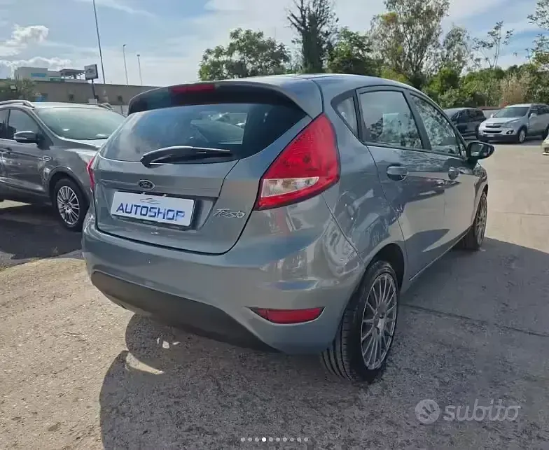 Usata Ford Fiesta Titanium 92 CV (67 kW) 2010 Blu Berlina