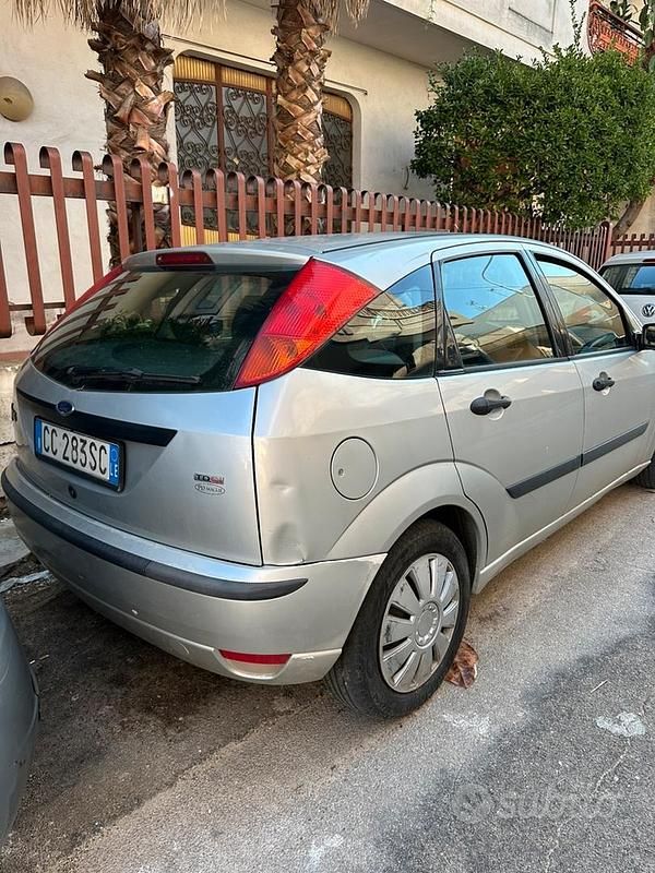 Begagnad Ford Focus 100 HK (73 kW) 2002