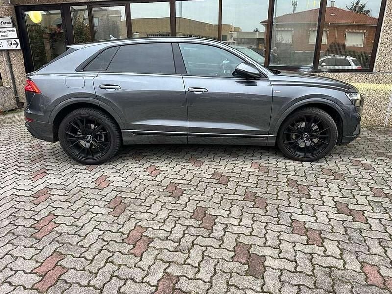 Grigio Usata 2023 Audi Q8 Comfort SUV | 49.000 € (Super prezzo) - Immagine 1/4