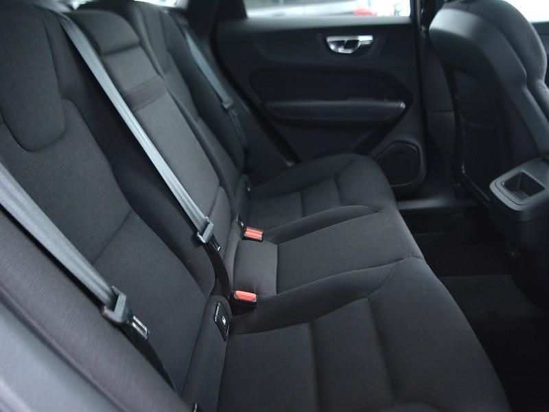 Usata Volvo XC60 Momentum 197 CV (144 kW) 2021 Nero SUV