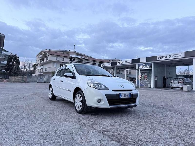 Usata Renault Clio II Dynamique 95 CV (69 kW) 2009 Berlina