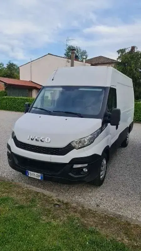 Usata Iveco Daily 126 CV (92 kW) 2016 Furgone