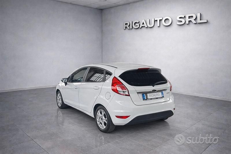 Usata Ford Fiesta Titanium 82 CV (60 kW) 2017 Bianco Berlina