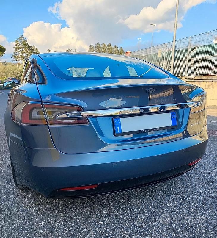 Usata Tesla Model S 231 kW (315 CV) 2021 Grigio Utilitaria
