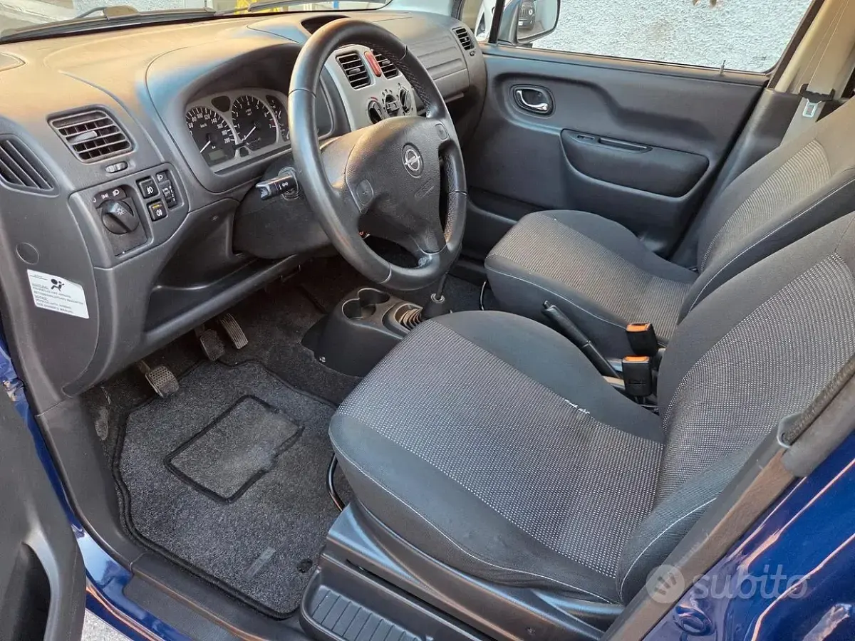 Usata Opel Agila Edition 75 CV (55 kW) 2004 Bluazzurro Monovolume
