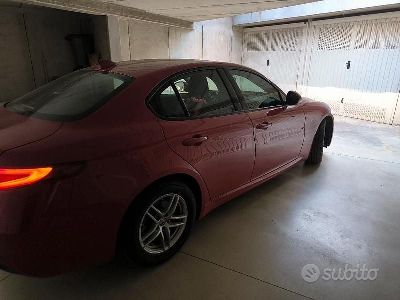 Usata Alfa Romeo Giulia 160 CV (117 kW) 2020 Rosso Berlina