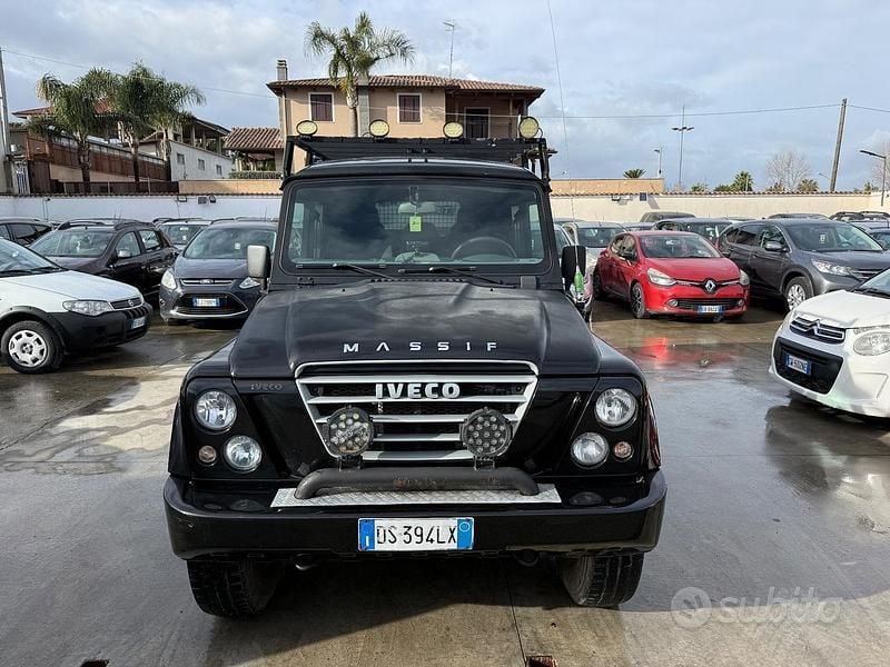 Usata Iveco Massif 176 CV (129 kW) 2008 Nero Station wagon