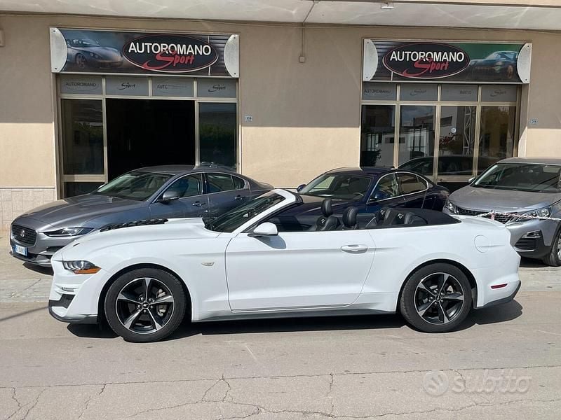 Usata Ford Mustang Convertible 314 CV (230 kW) 2018 Bianco Cabrio