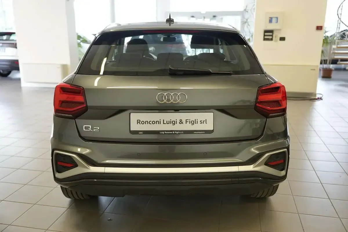 Usata Audi Q2 S-Line 116 CV (85 kW) 2024 Grigio daytona perlato SUV