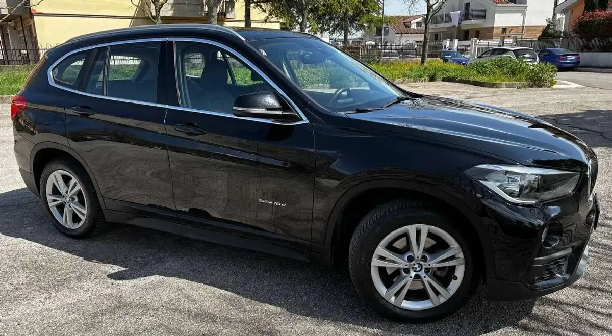 Usata BMW X1 Advantage 150 CV (110 kW) 2017 Nero SUV