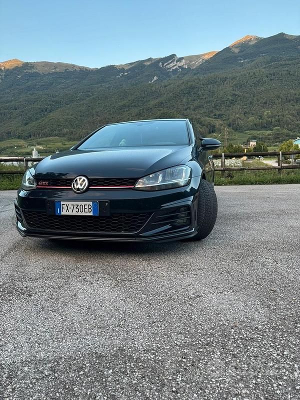 Usata VW Golf VII GTI 245 CV (180 kW) 2019 Nero Utilitaria