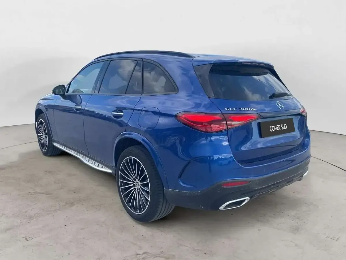 Usata Mercedes GLC300 AMG Line Premium 333 CV (244 kW) 2023 Blu denim SUV