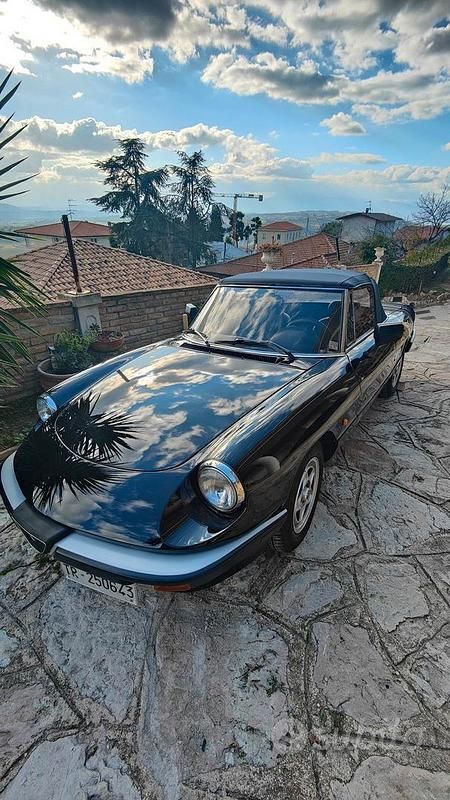Usata Alfa Romeo Spider 125 CV (91 kW) 1987 Nero Cabrio