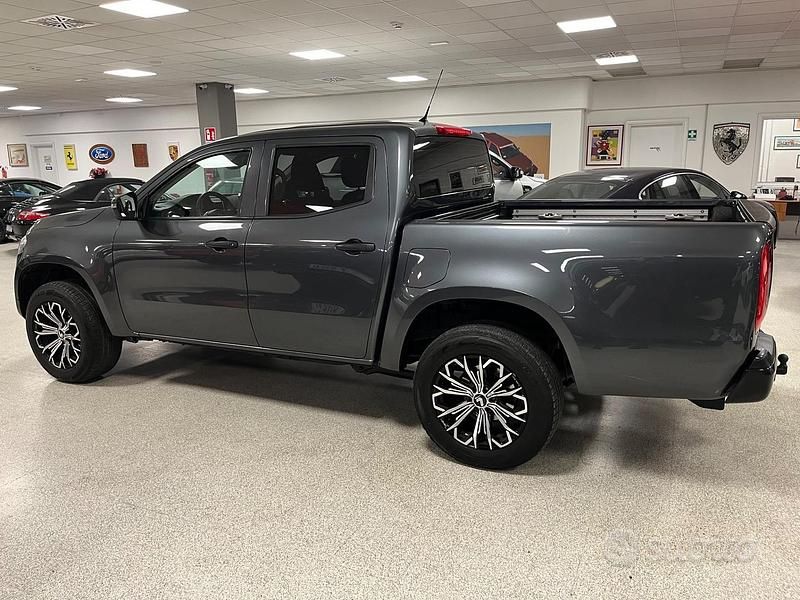 Usata Mercedes X220 Progressive 163 CV (119 kW) 2018 Grigio Pick-up