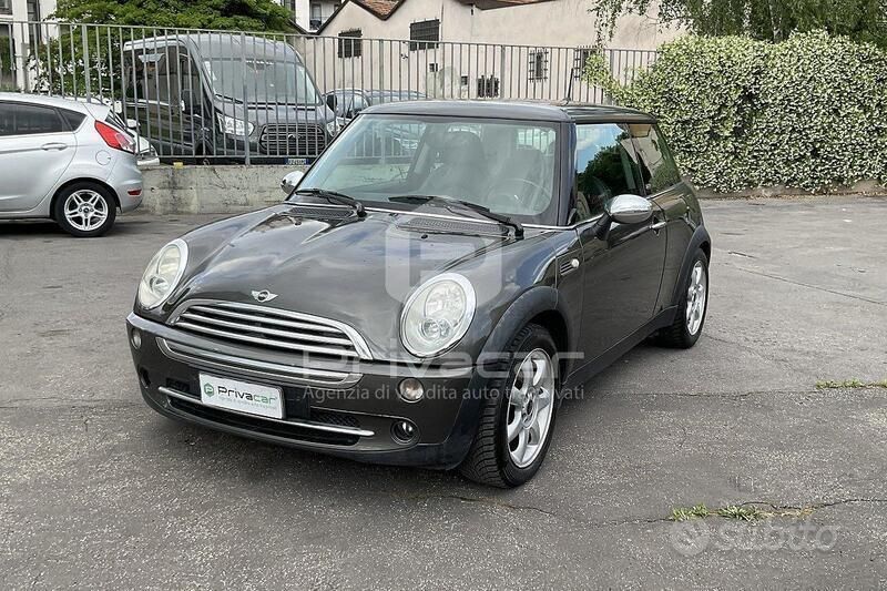 Grigio Usata 2006 Mini ONE Due volumi | 2100 € (Super prezzo) - Immagine 1/4