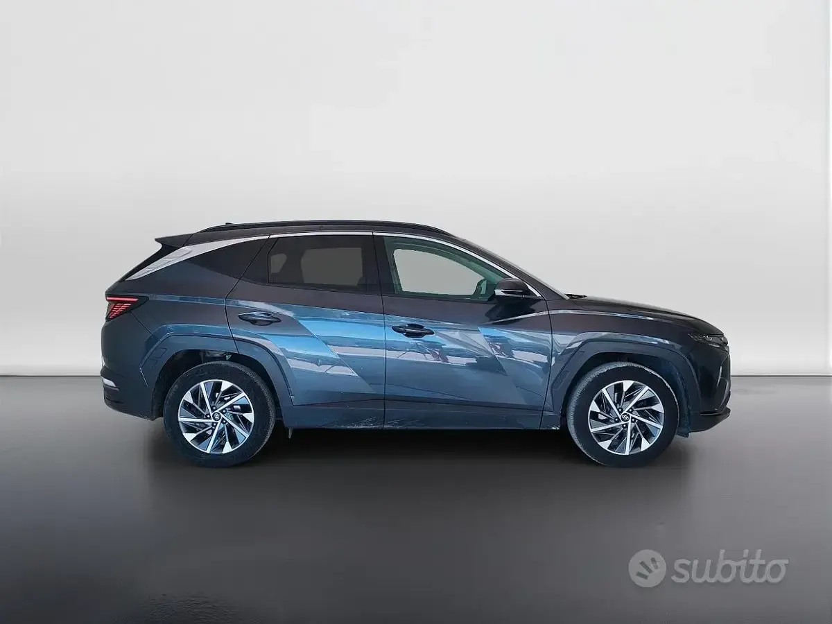 Käytetty Hyundai Tucson 116 HP (85 kW) 2022 Harmaa Katumaasturi