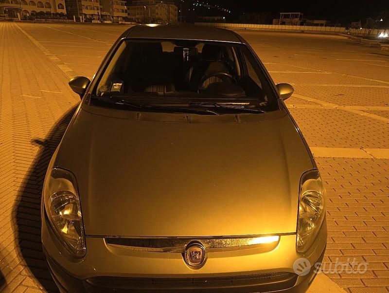 Usata Fiat Punto Evo 75 CV (55 kW) 2012 Grigio Utilitaria