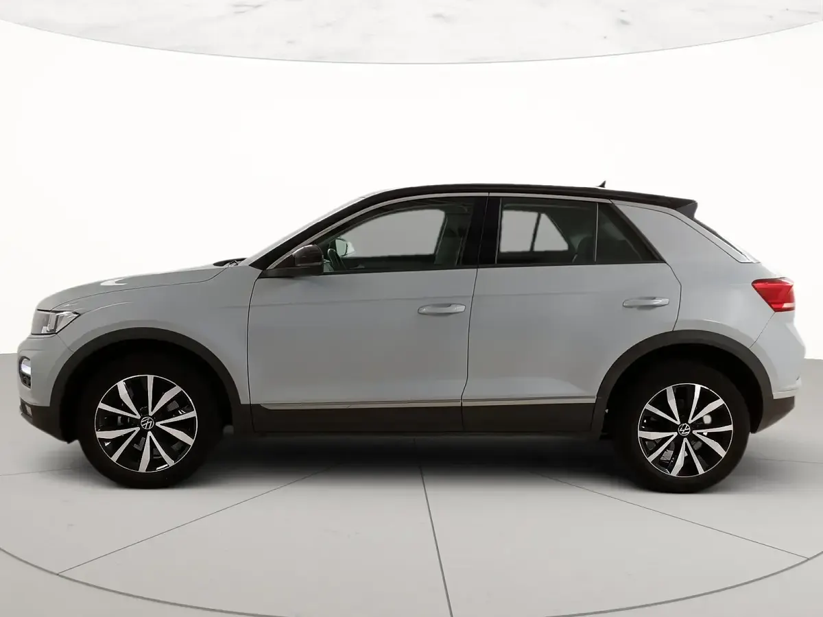 Usata VW T-Roc Style 110 CV (80 kW) 2020 White silver metallizzato nero SUV