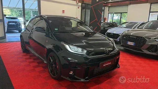 Usata Toyota Yaris 261 CV (191 kW) 2024 Nero Utilitaria
