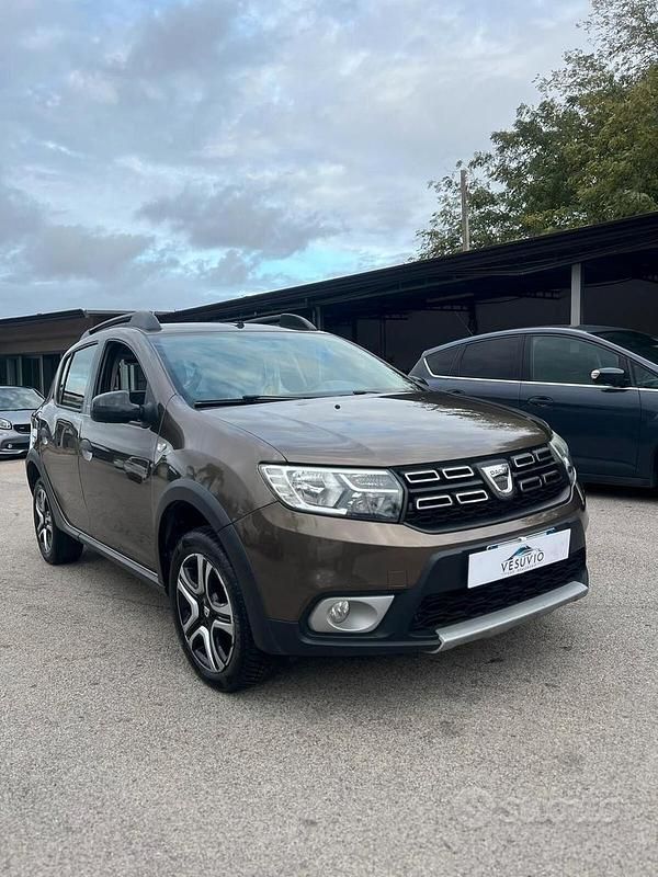 Usata Dacia Sandero Comfort 95 CV (69 kW) 2019 Marrone Berlina