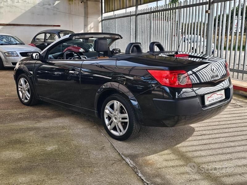 Usata Renault Mégane Cabriolet Exception 106 CV (77 kW) 2007 Nero Cabrio