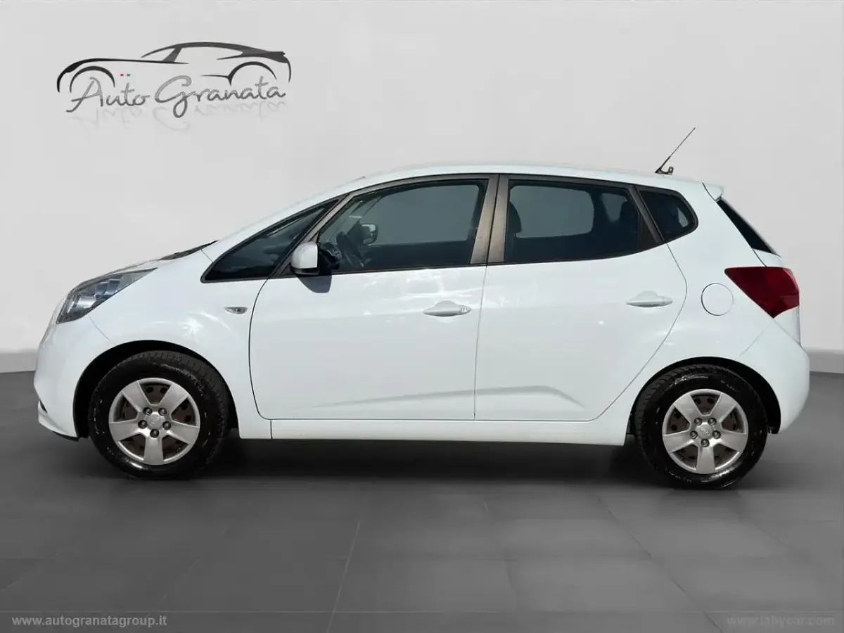 Usata Kia Venga 90 CV (66 kW) 2016 Bianco Utilitaria