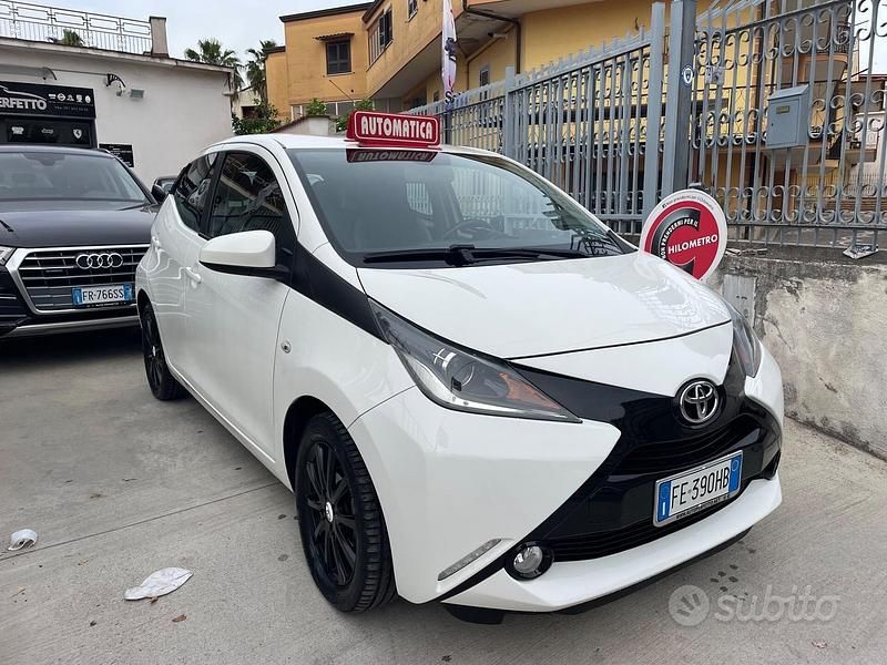 Usata Toyota Aygo X-wave 69 CV (50 kW) 2016 Bianco Utilitaria