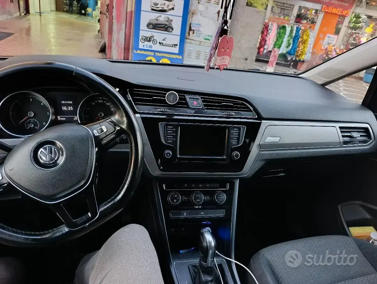 Usata VW Touran 102 CV (75 kW) 2018 Grigio Monovolume
