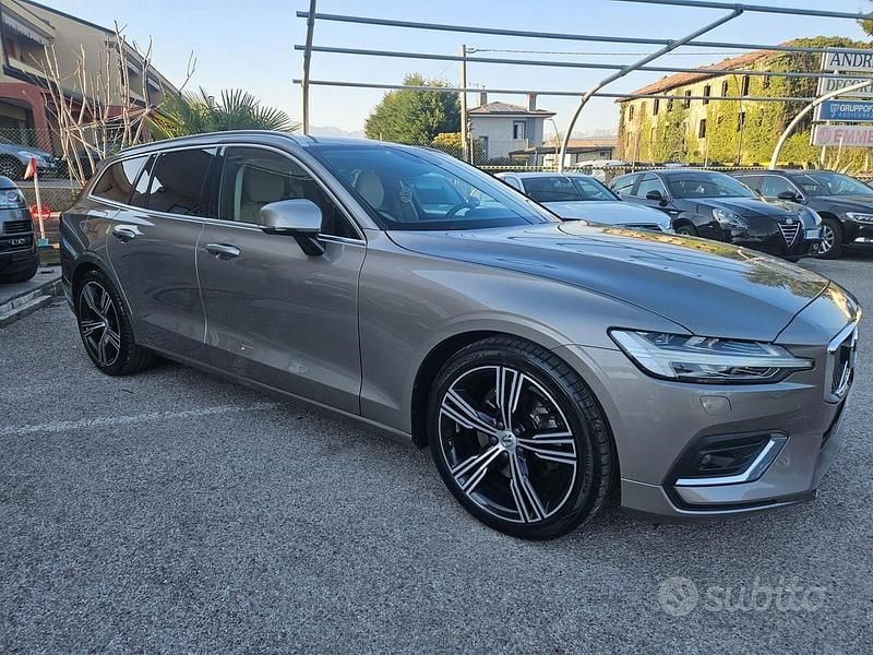Brugt Volvo V60 Inscription 190 HK (139 kW) 2019 Gul Stationcar