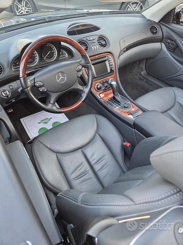 Usata Mercedes SL350 AMG 245 CV (180 kW) 2003 Nero Cabrio