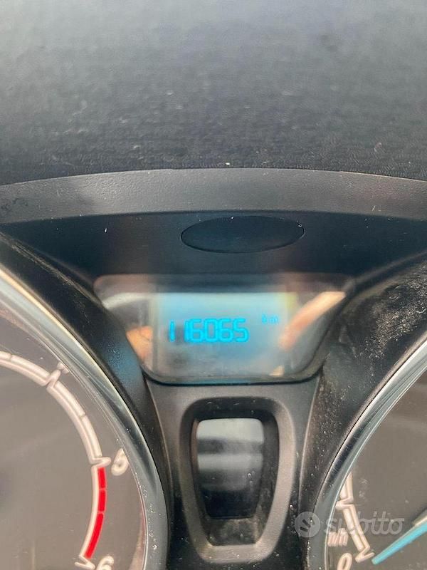 Usata Ford Fiesta Titanium 75 CV (55 kW) 2017 Bianco Berlina