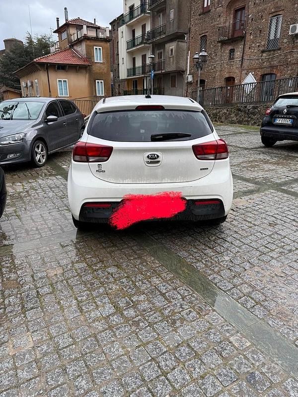 Usata Kia Rio 90 CV (66 kW) 2017 Bianco Utilitaria