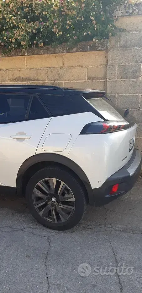 Usata Peugeot 2008 131 CV (96 kW) 2022 Bianco SUV