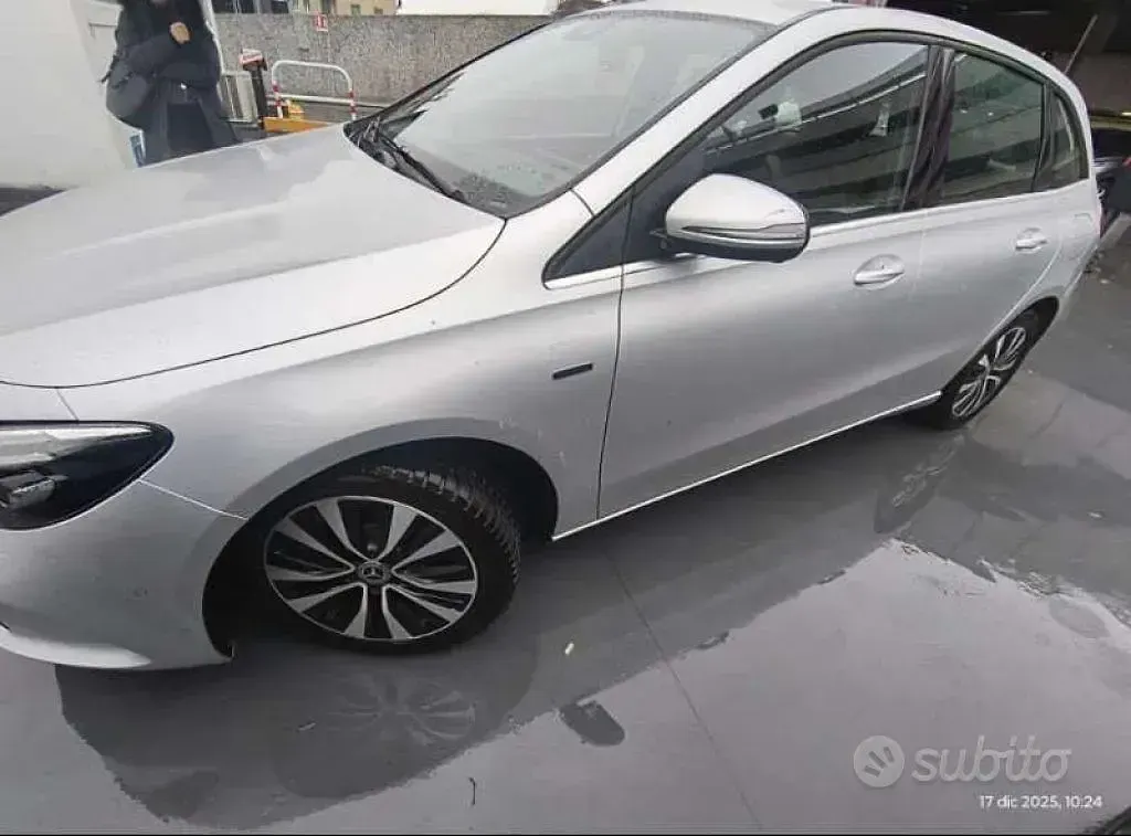 Occasion Mercedes B250e Business 160 ch (117 kW) 2021 Noir Monospace
