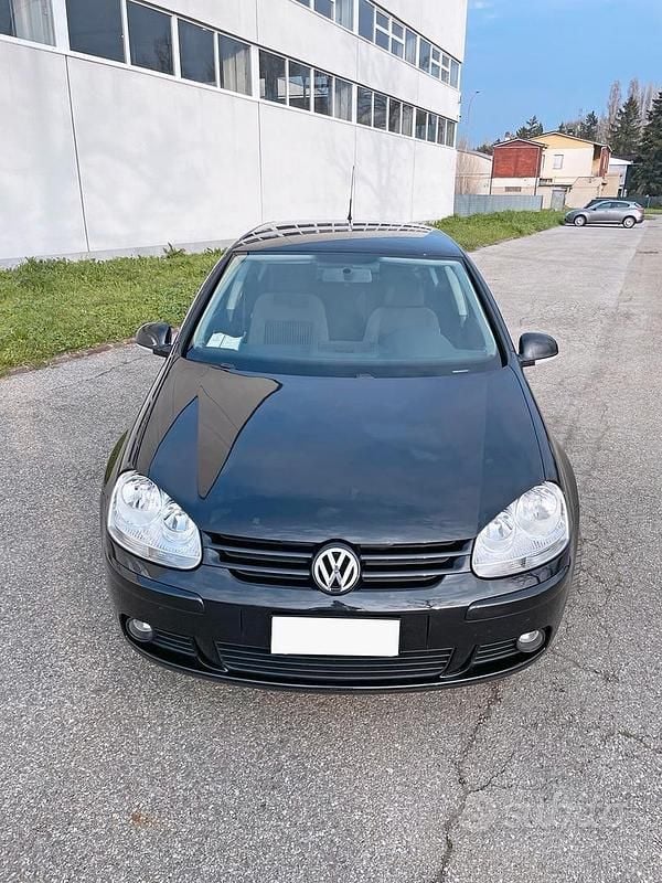 Usata VW Golf V Sportline 105 CV (77 kW) 2007 Nero Berlina