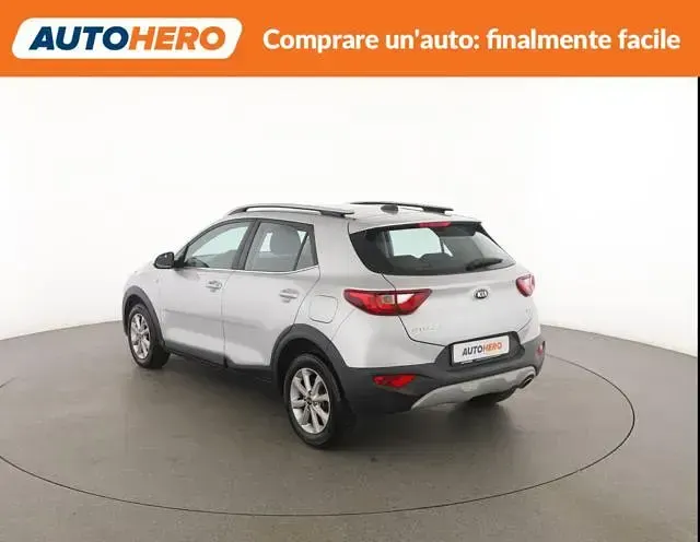 Usata Kia Stonic Style 110 CV (80 kW) 2018 Argento SUV