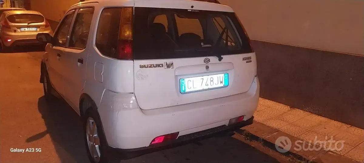 Usata Suzuki Ignis 69 CV (50 kW) 2004 Bianco Utilitaria