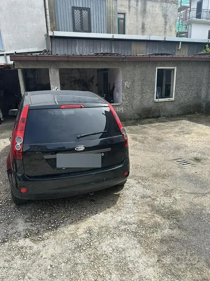 Usata Ford Fiesta 68 CV (50 kW) 2006 Utilitaria